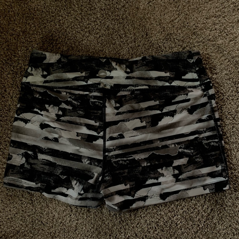 Spandex - Picture 3 of 4